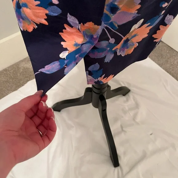 Limited brand floral skirt with pockets!!! - Picture 6 of 7